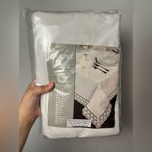 vintage Sunweave crochet lace tablecloth set